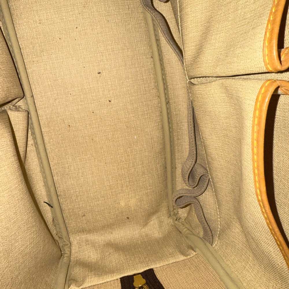 Louis Vuitton Deauville  Monogram Tote Bag - Picture 4 of 8